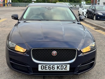 Used Jaguar XE 2016 for sale - 79349550: Photo