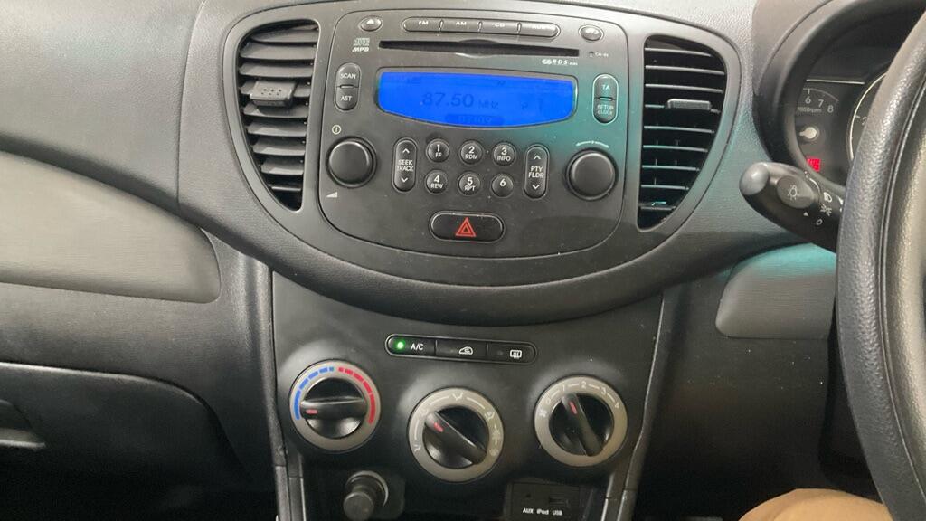 Used Hyundai i10 2011 for sale - 78047628: Photo 11