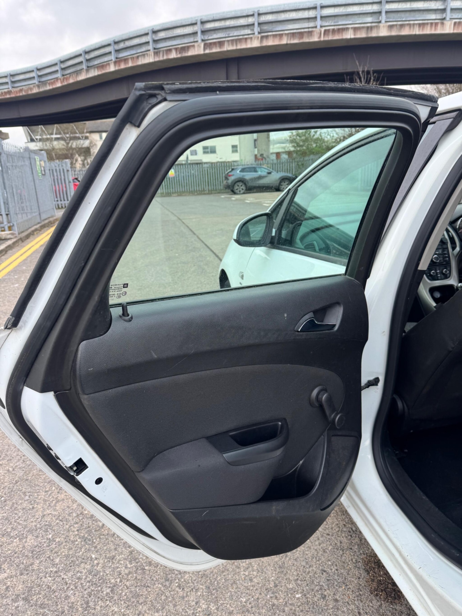 Used Vauxhall Astra 2013 for sale - 77926259: Photo 23