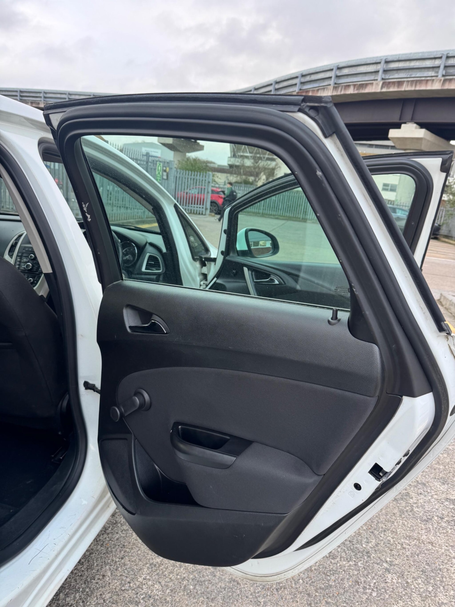 Used Vauxhall Astra 2013 for sale - 77926259: Photo 24