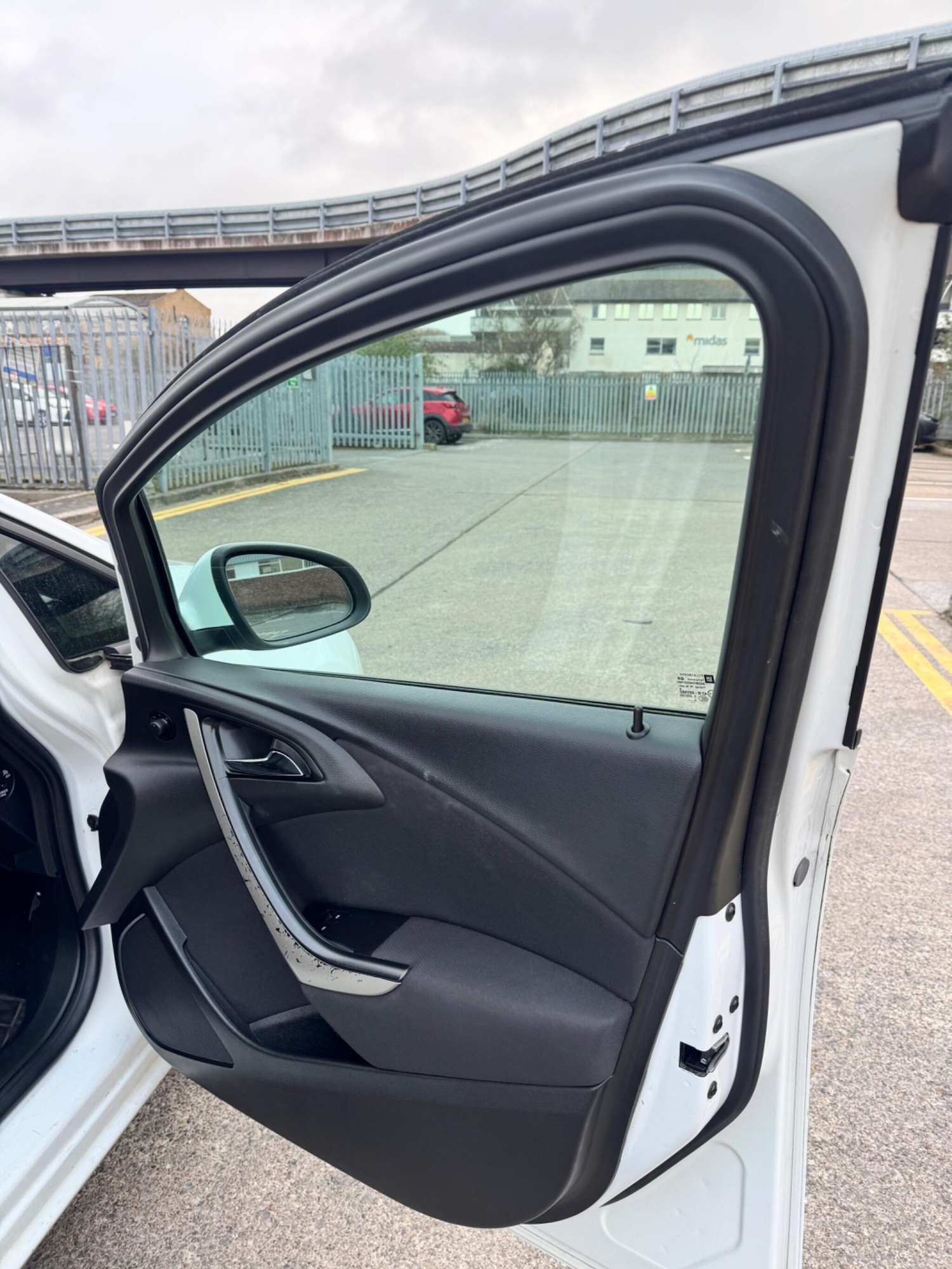 Used Vauxhall Astra 2013 for sale - 77926259: Photo 25