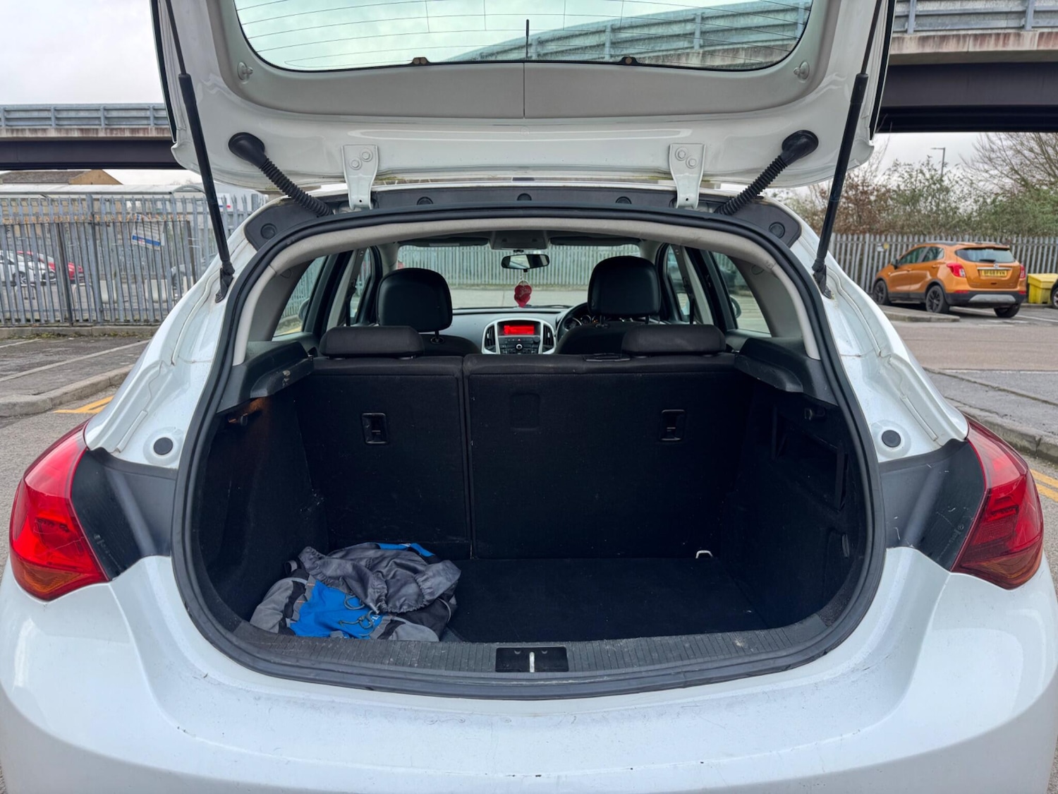 Used Vauxhall Astra 2013 for sale - 77926259: Photo 31