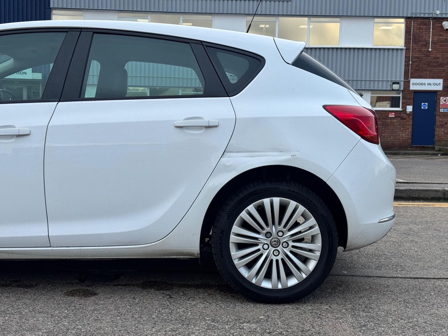 Used Vauxhall Astra 2013 for sale - 77926259: Photo 35