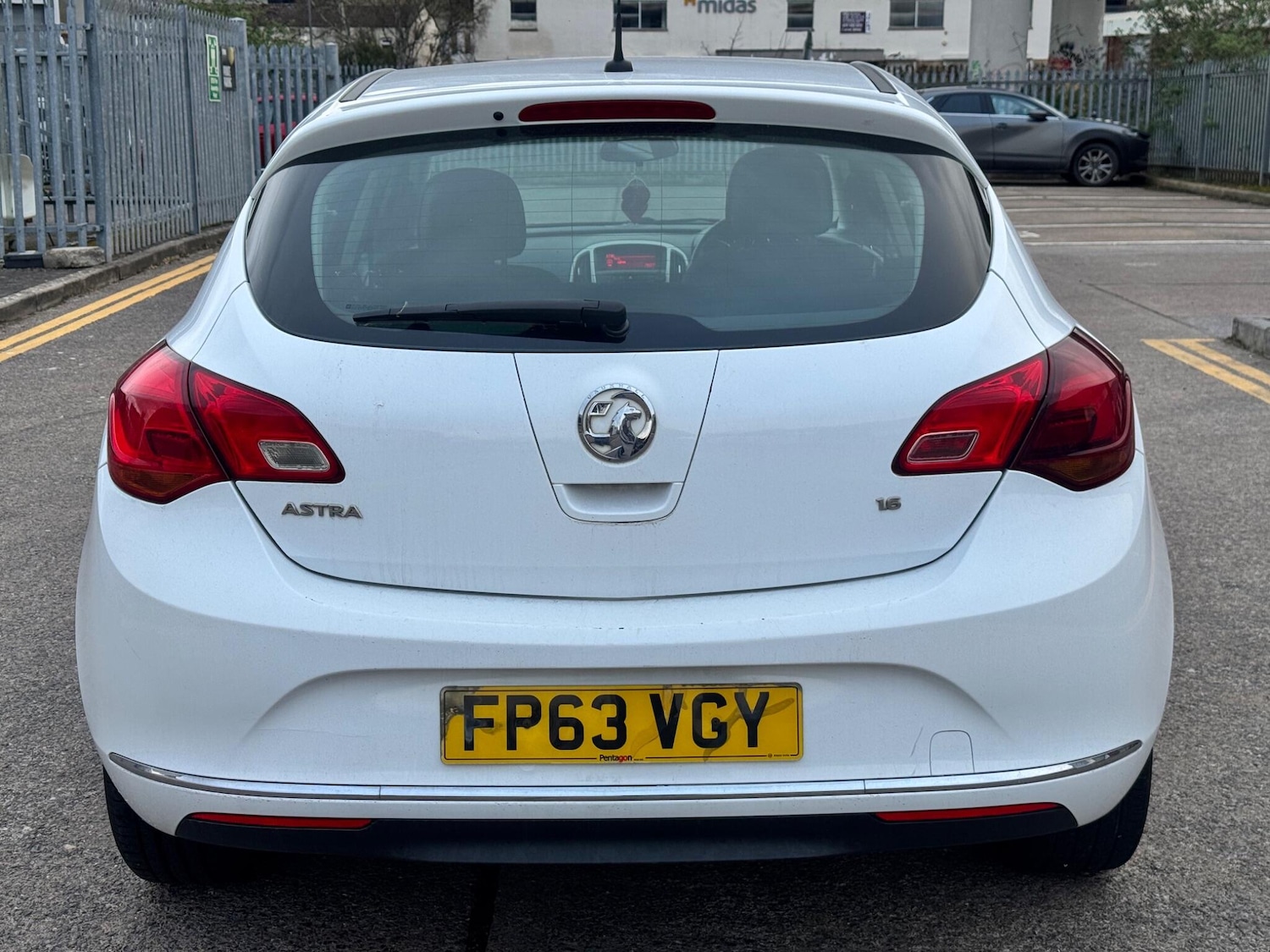 Used Vauxhall Astra 2013 for sale - 77926259: Photo 8