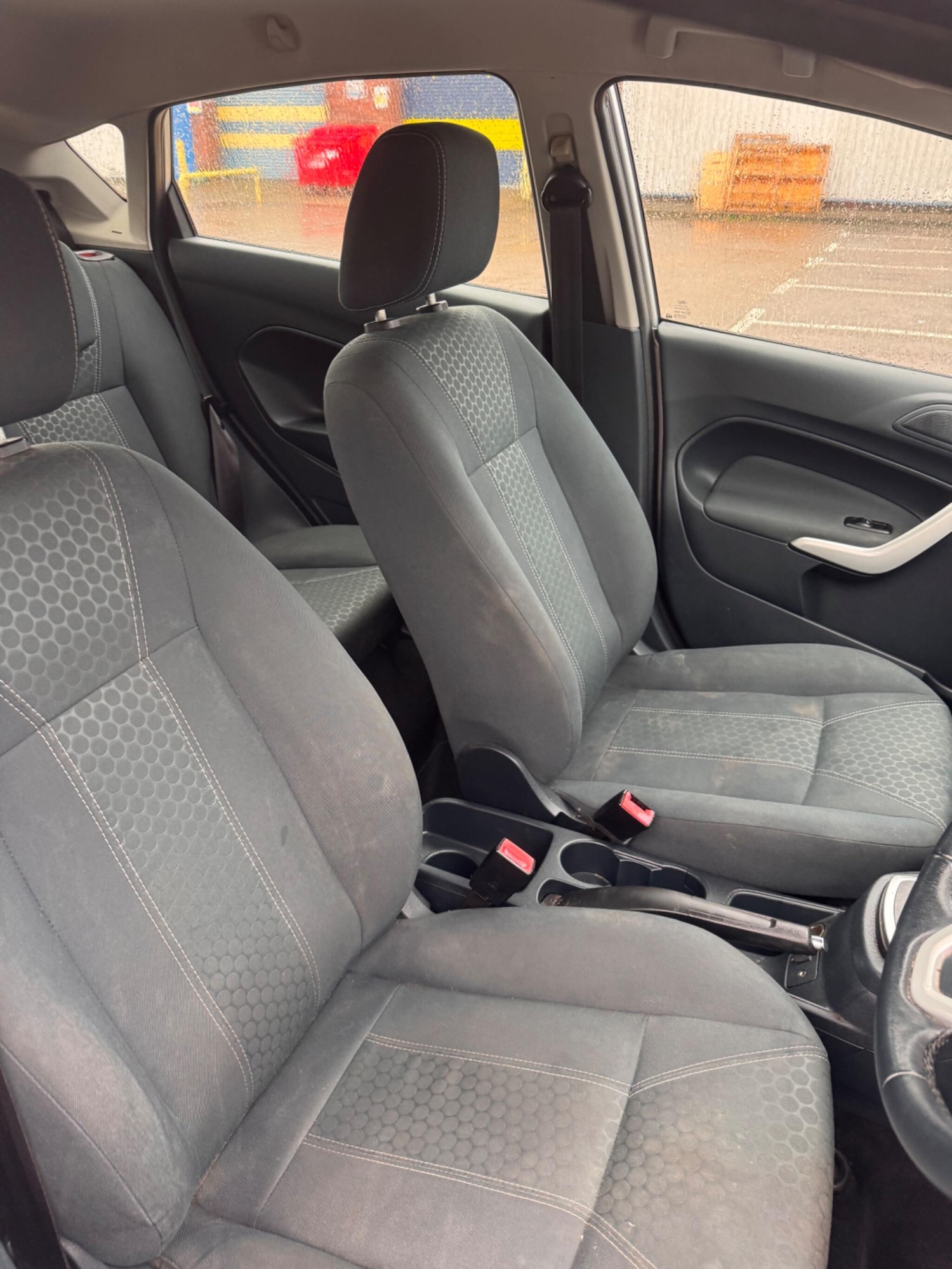 Used Ford Fiesta 2011 for sale - 77512280: Photo 4