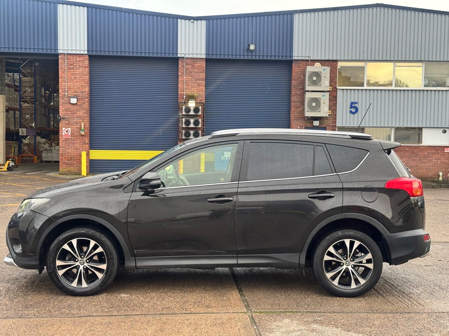 Used Toyota RAV4 2015 for sale - 77575030: Photo 12