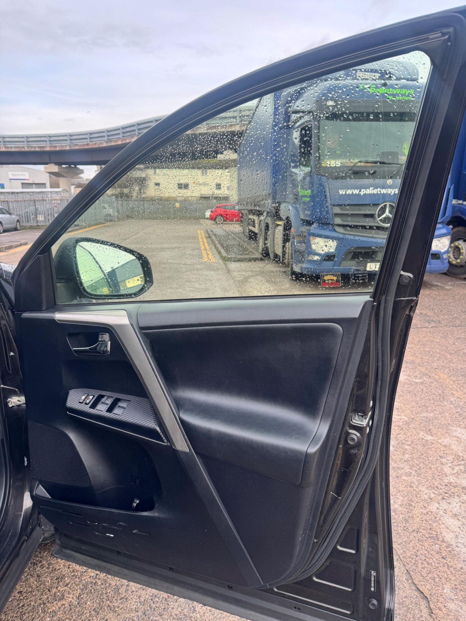 Used Toyota RAV4 2015 for sale - 77575030: Photo 27