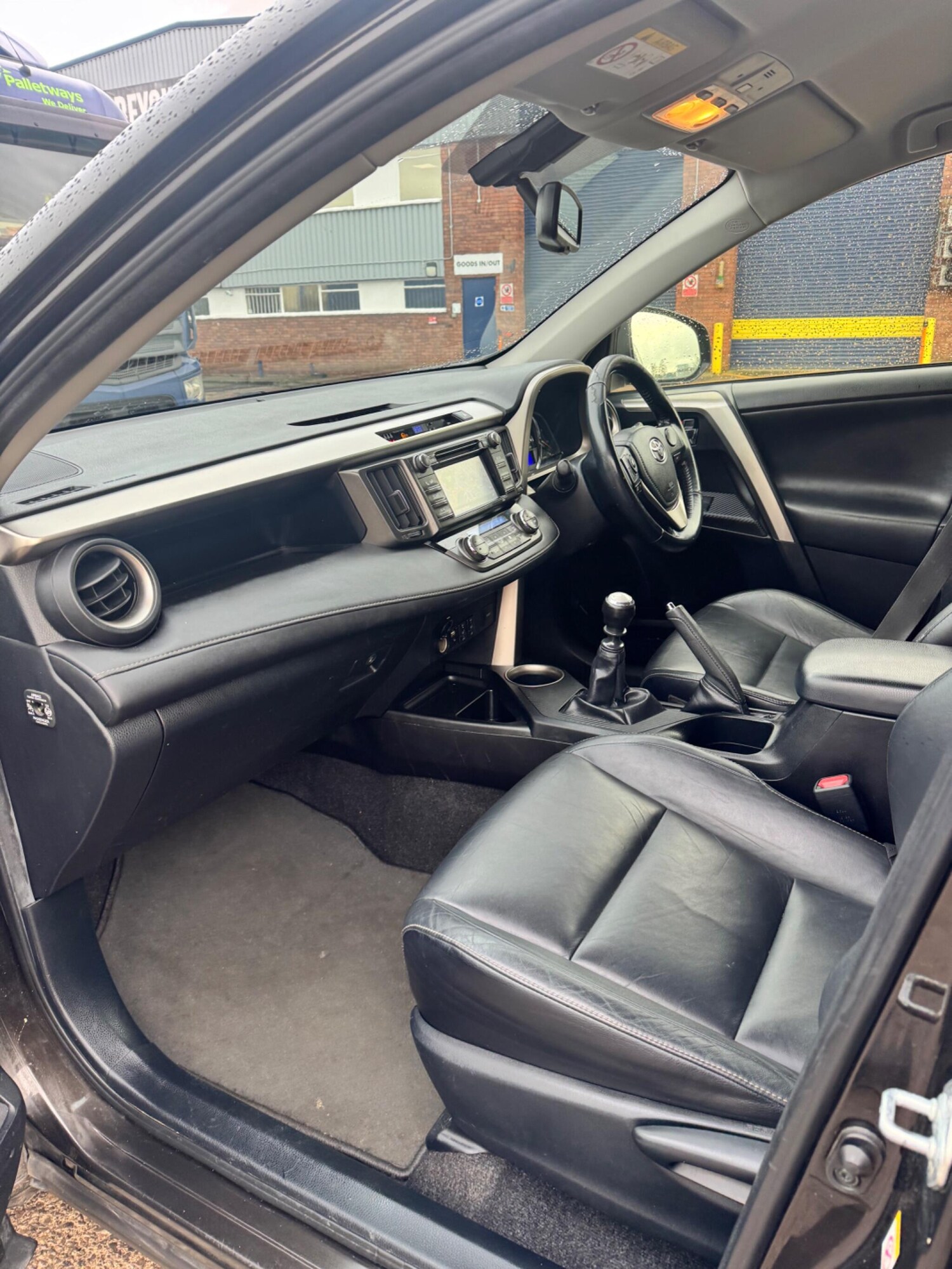 Used Toyota RAV4 2015 for sale - 77575030: Photo 42