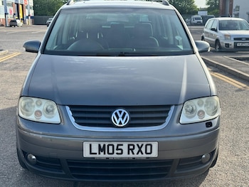 Used Volkswagen Touran 2005 for sale - 78695105: Photo