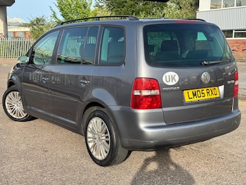 Used Volkswagen Touran 2005 for sale - 78695105: Photo