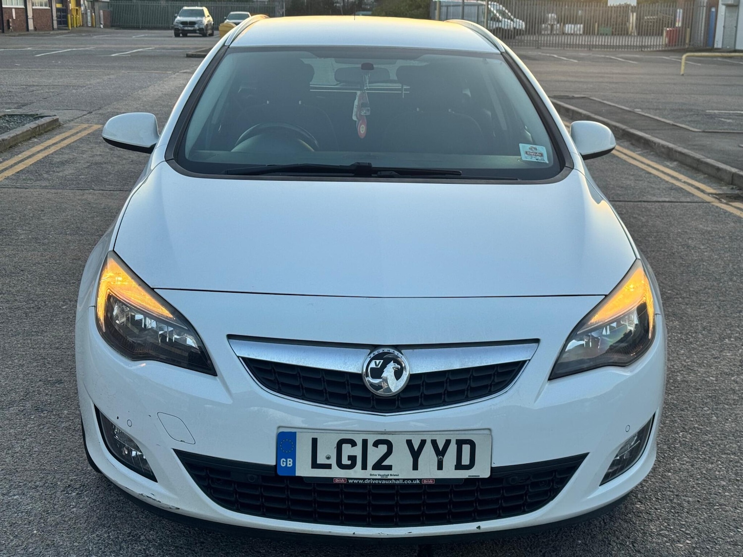 Used Vauxhall Astra 2012 for sale - 77783242: Photo 2