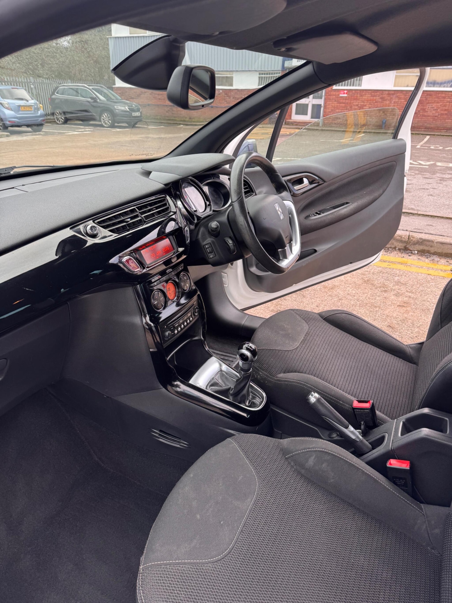 Used Citroen DS3 2013 for sale - 77512296: Photo 21