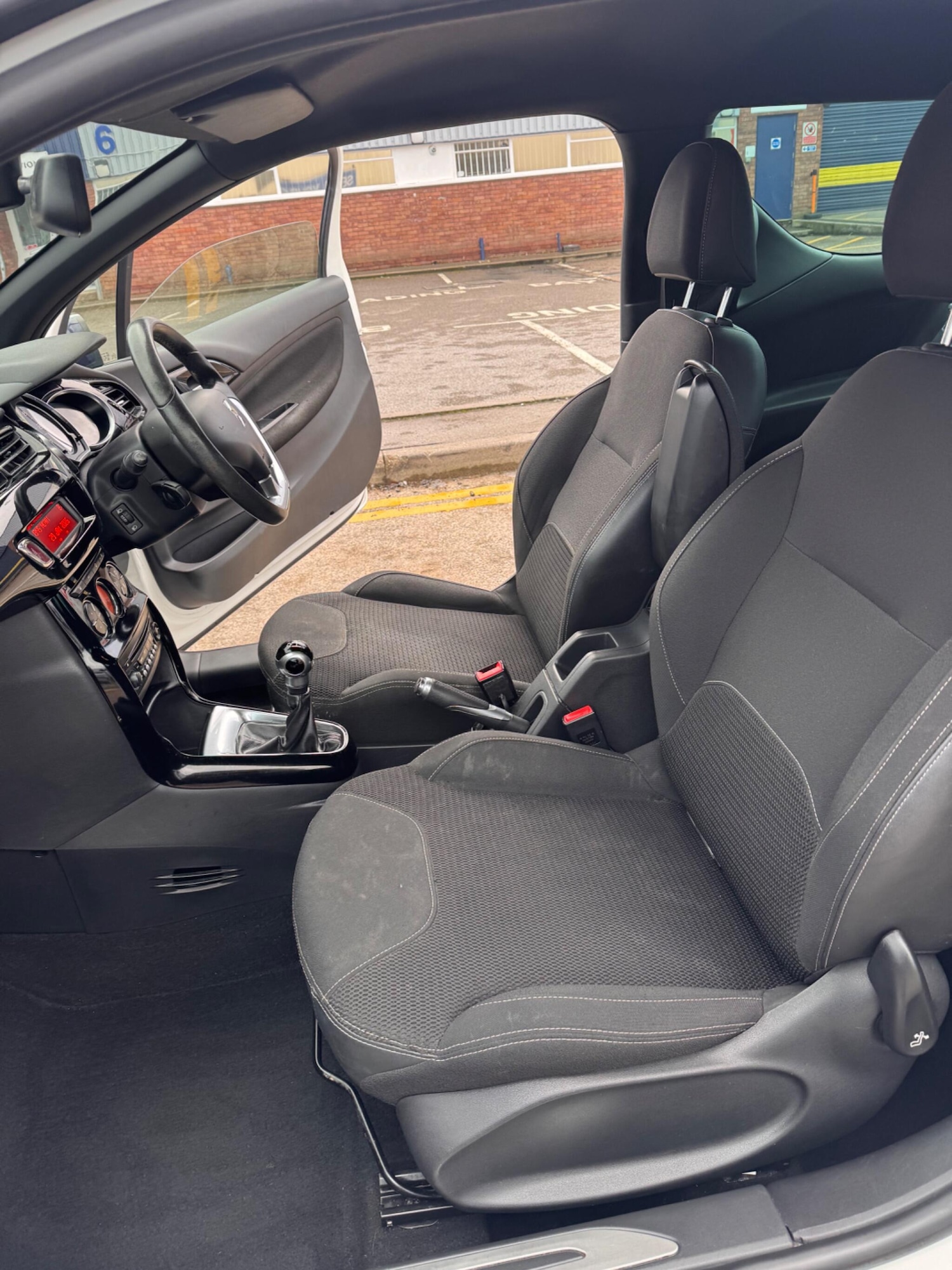 Used Citroen DS3 2013 for sale - 77512296: Photo 41