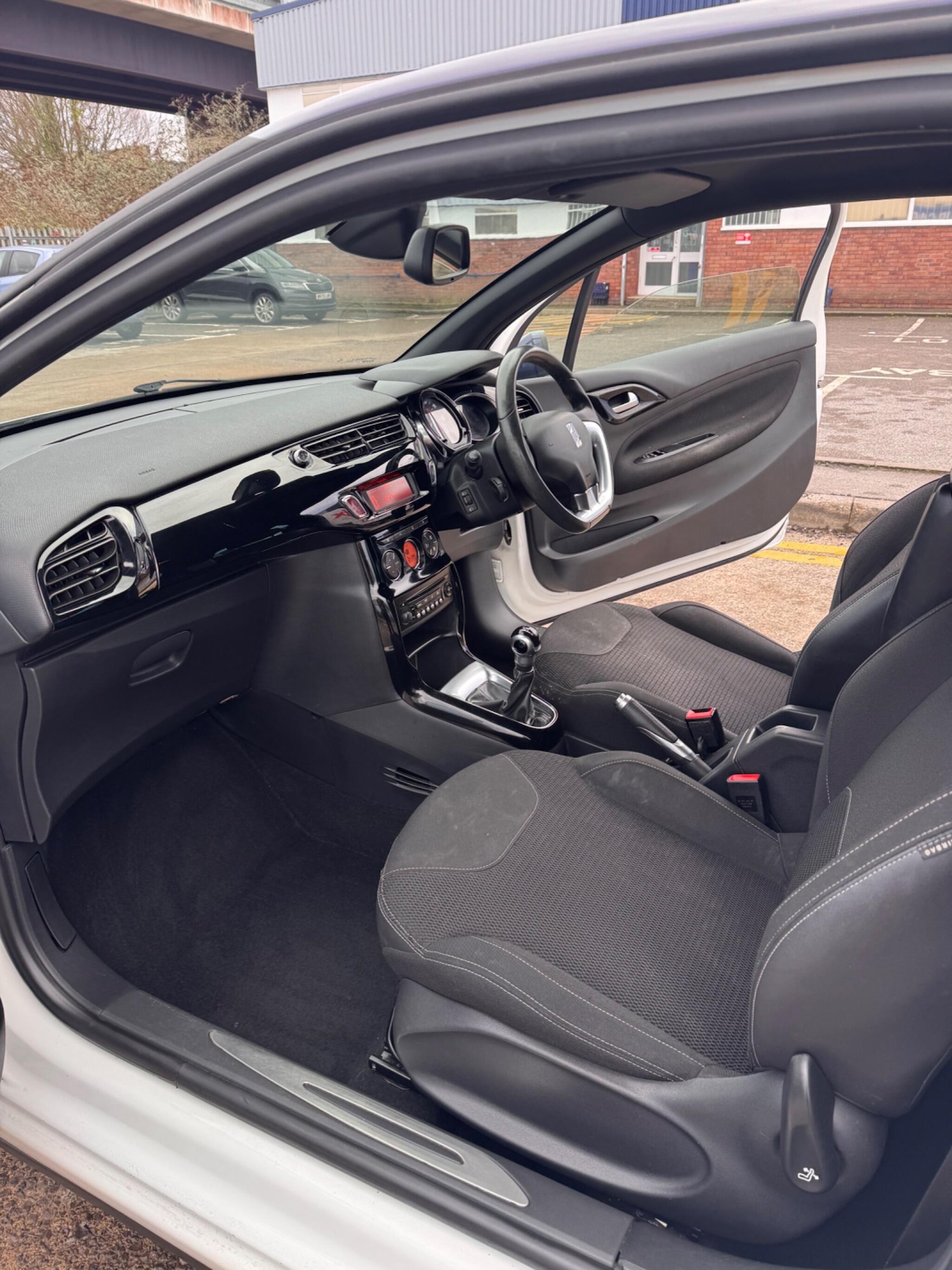 Used Citroen DS3 2013 for sale - 77512296: Photo 42