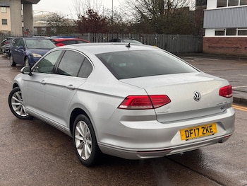 Used Volkswagen Passat 2017 for sale - 77512269: Photo