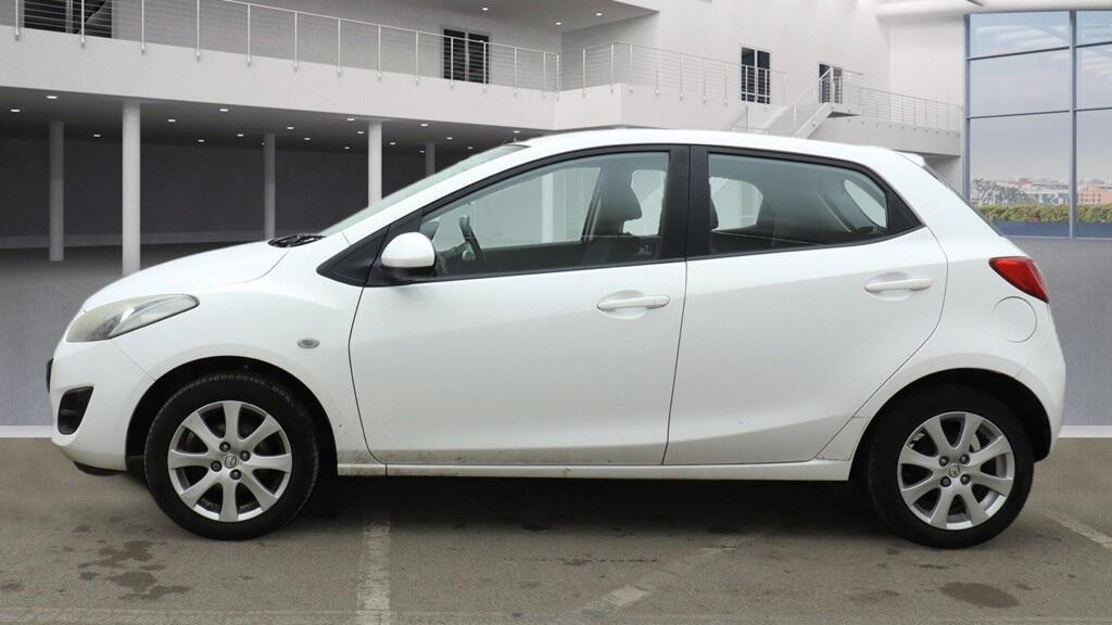 Used Mazda Mazda2 2011 for sale - 77940270: Photo 6