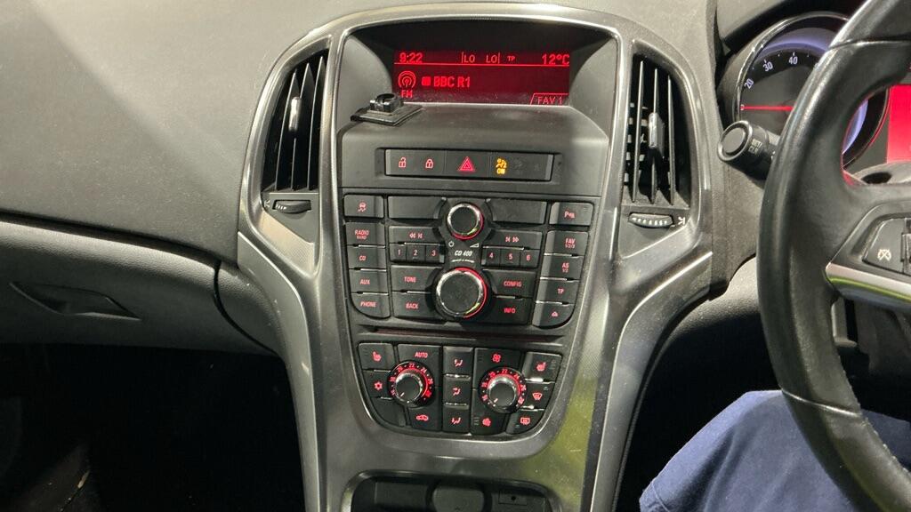 Used Vauxhall Astra 2010 for sale - 78047310: Photo 11