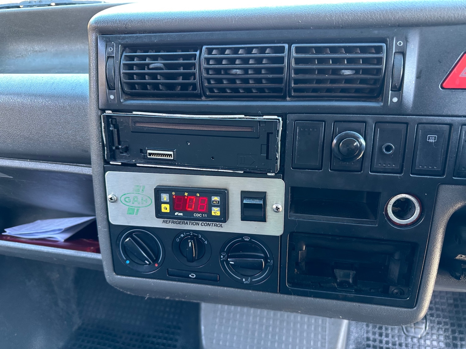 Used Volkswagen Transporter 2002 for sale - 77065619: Photo 24