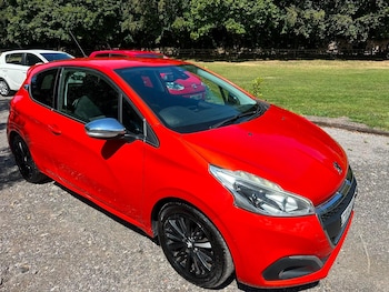 Used Peugeot 208 2015 for sale - 79328816: Photo