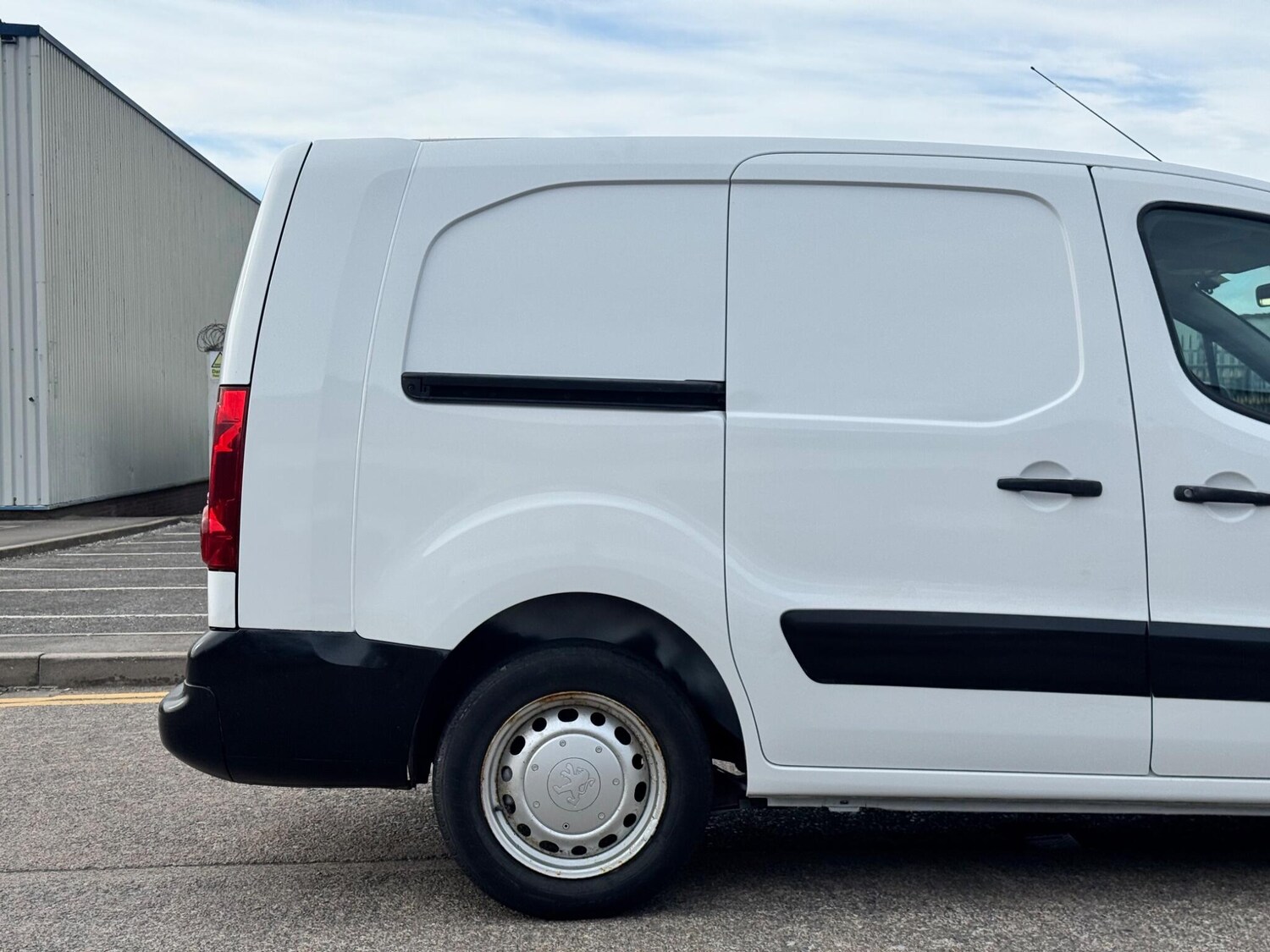 Used Peugeot Partner 2011 for sale - 78204060: Photo 25