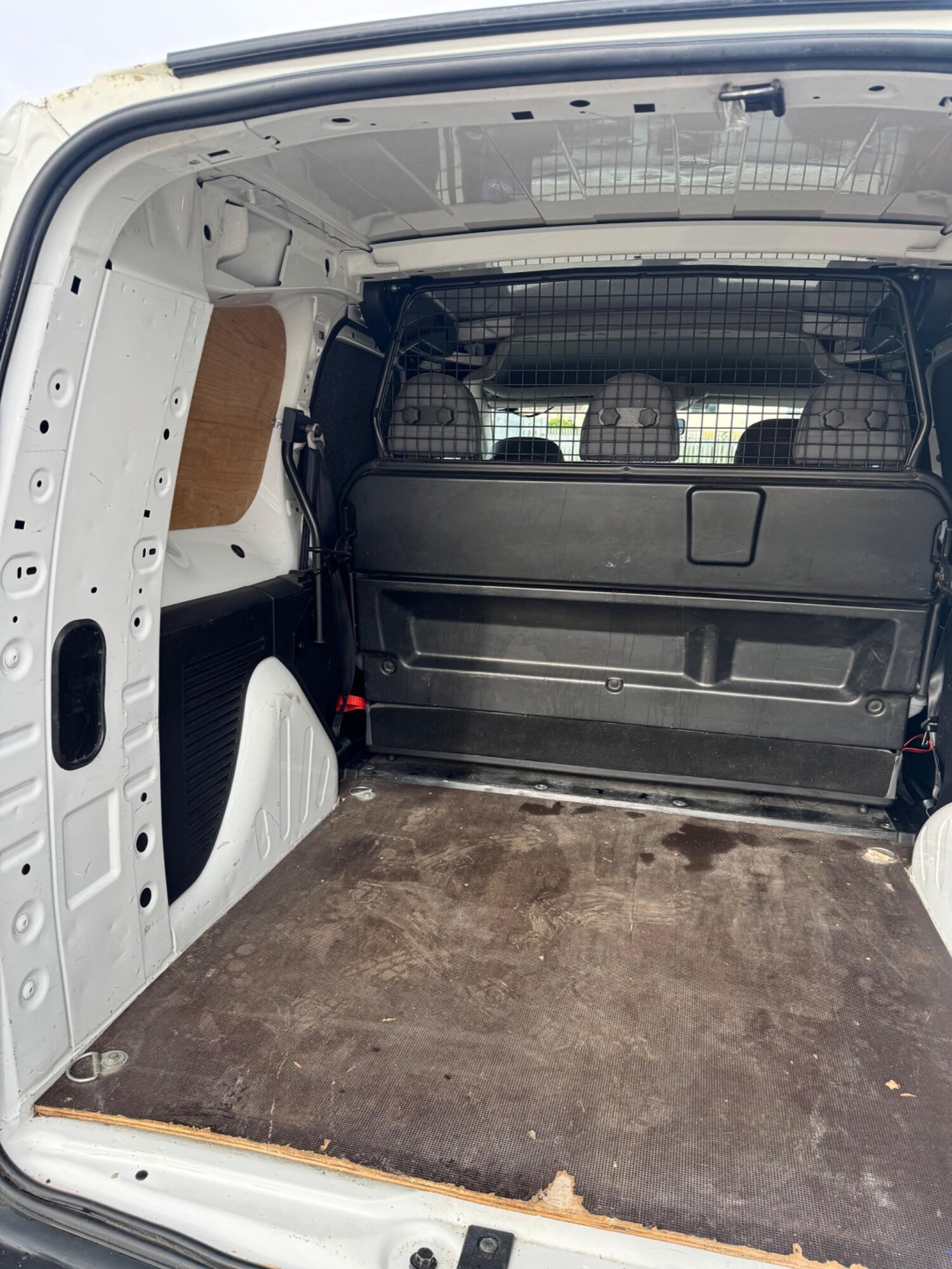 Used Peugeot Partner 2011 for sale - 78204060: Photo 30