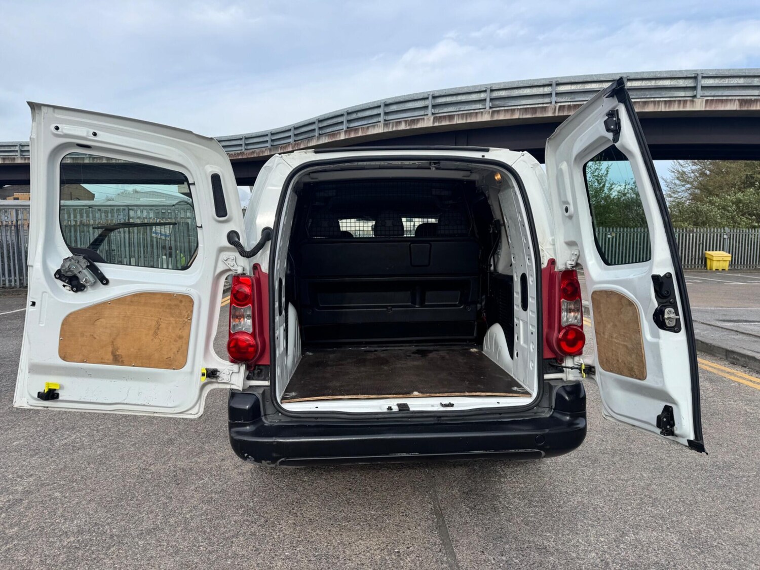 Used Peugeot Partner 2011 for sale - 78204060: Photo 33