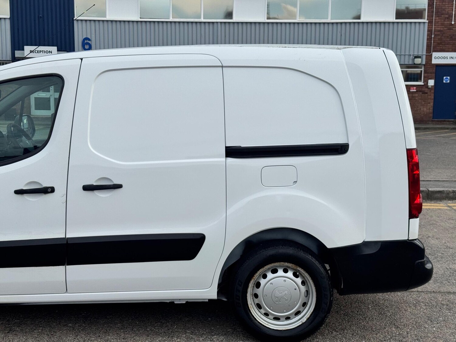 Used Peugeot Partner 2011 for sale - 78204060: Photo 41