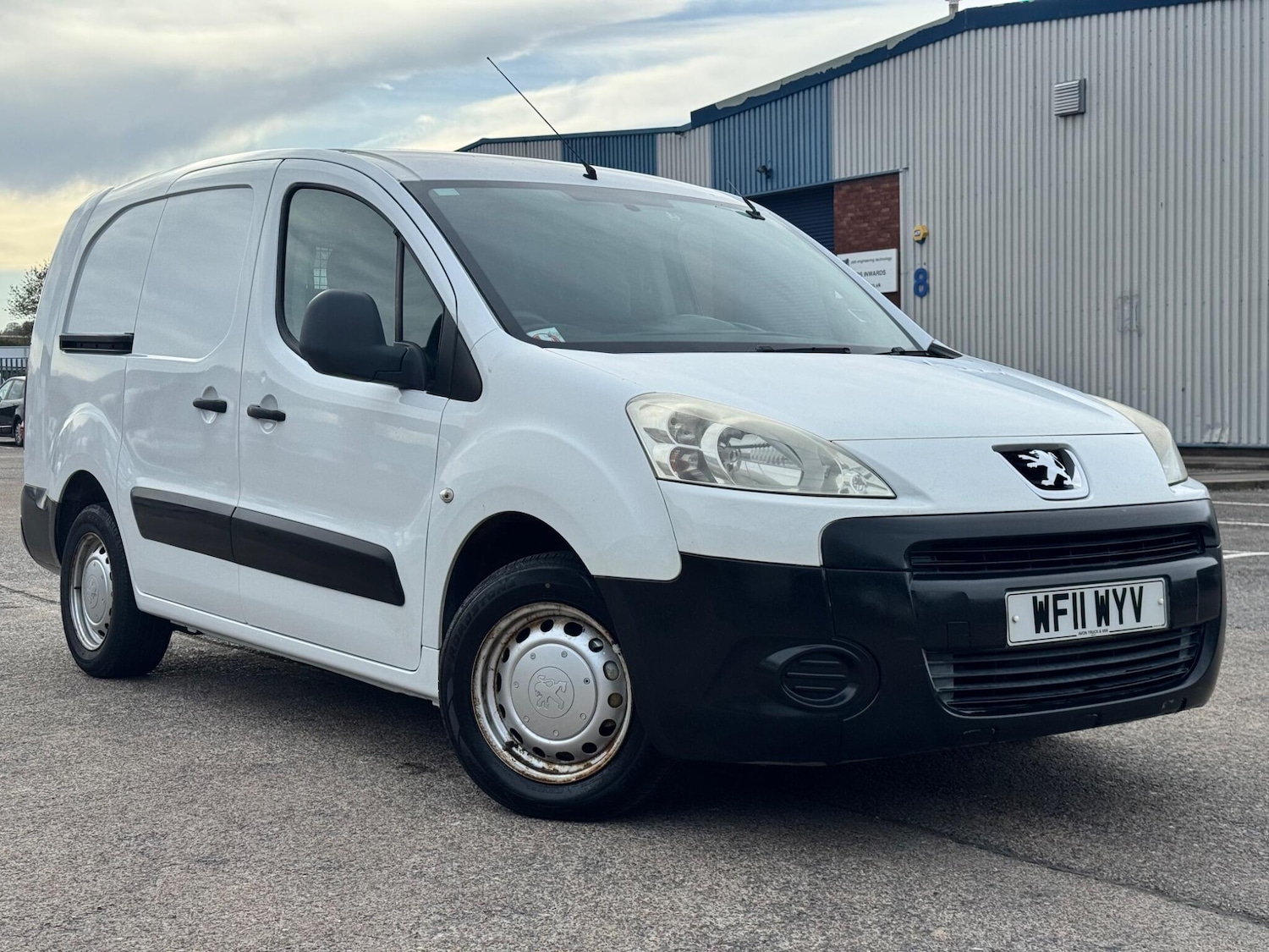 Used Peugeot Partner 2011 for sale - 78204060: Photo 5