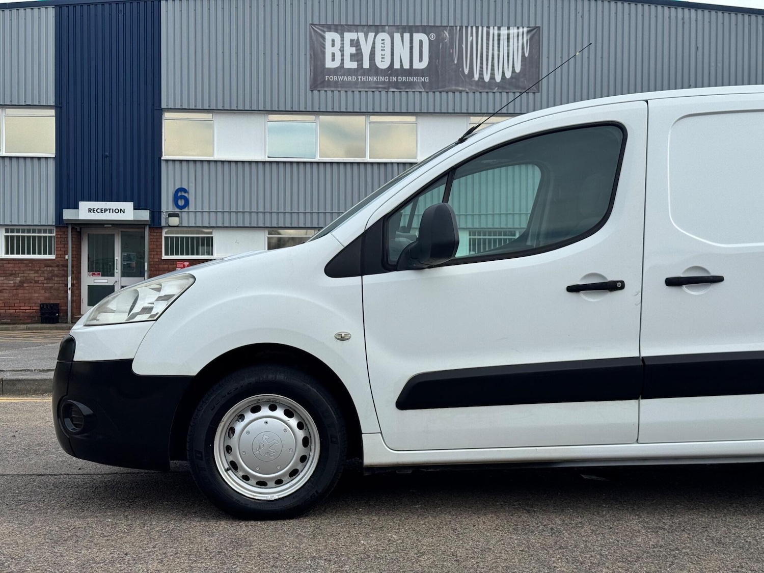 Used Peugeot Partner 2011 for sale - 78204060: Photo 8