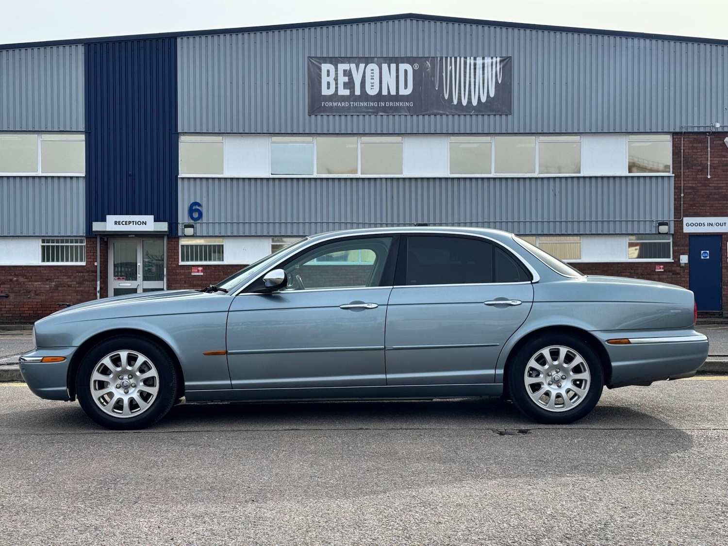 Used Jaguar XJ 2004 for sale - 77799299: Photo 12