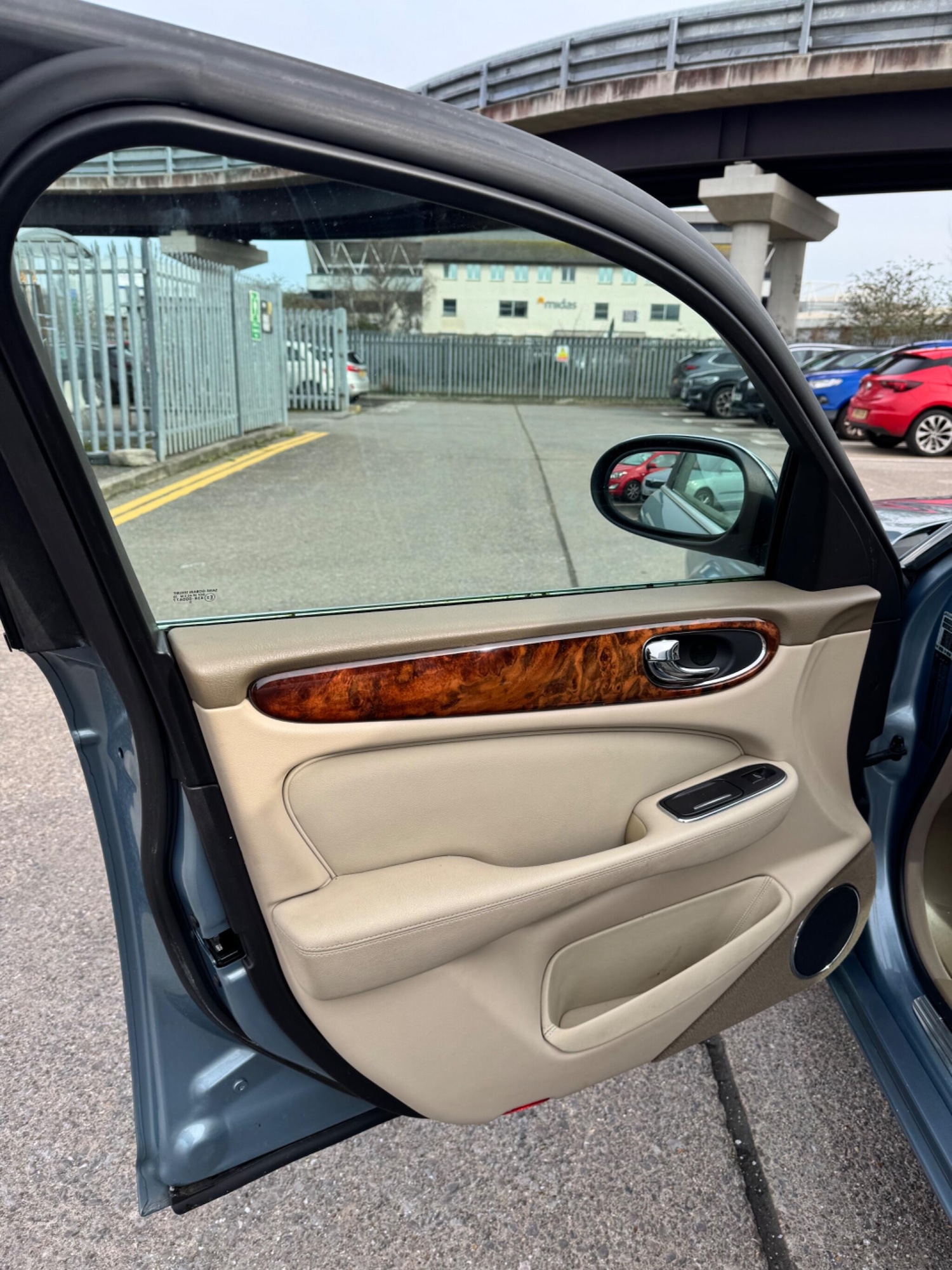 Used Jaguar XJ 2004 for sale - 77799299: Photo 30