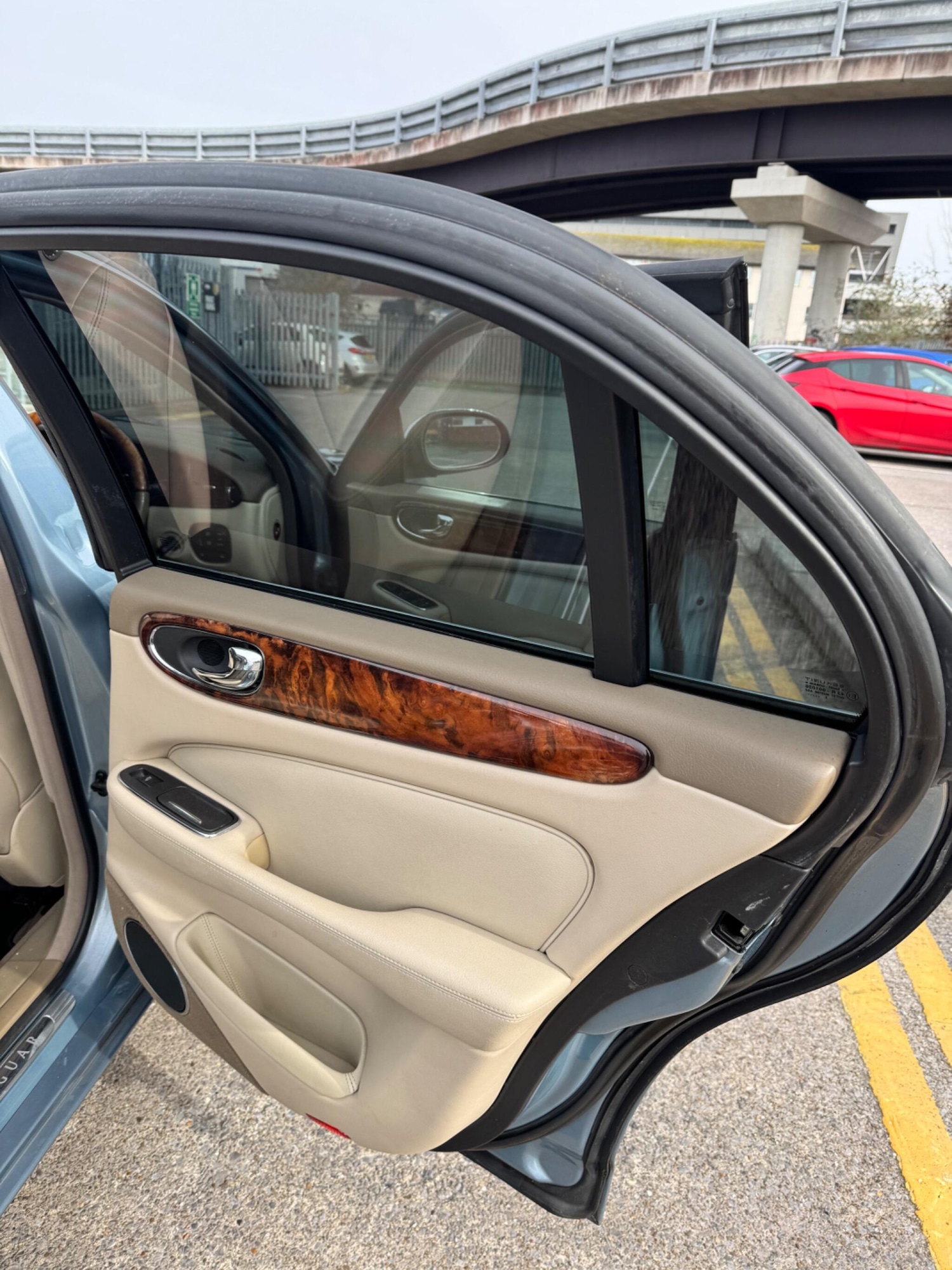 Used Jaguar XJ 2004 for sale - 77799299: Photo 32