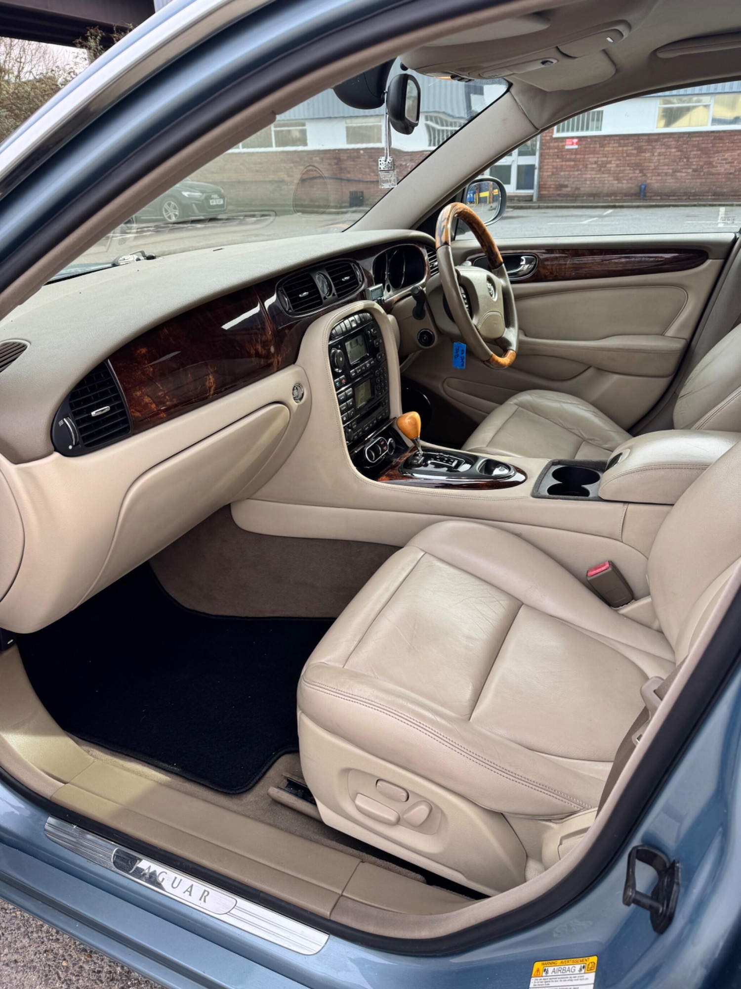 Used Jaguar XJ 2004 for sale - 77799299: Photo 44