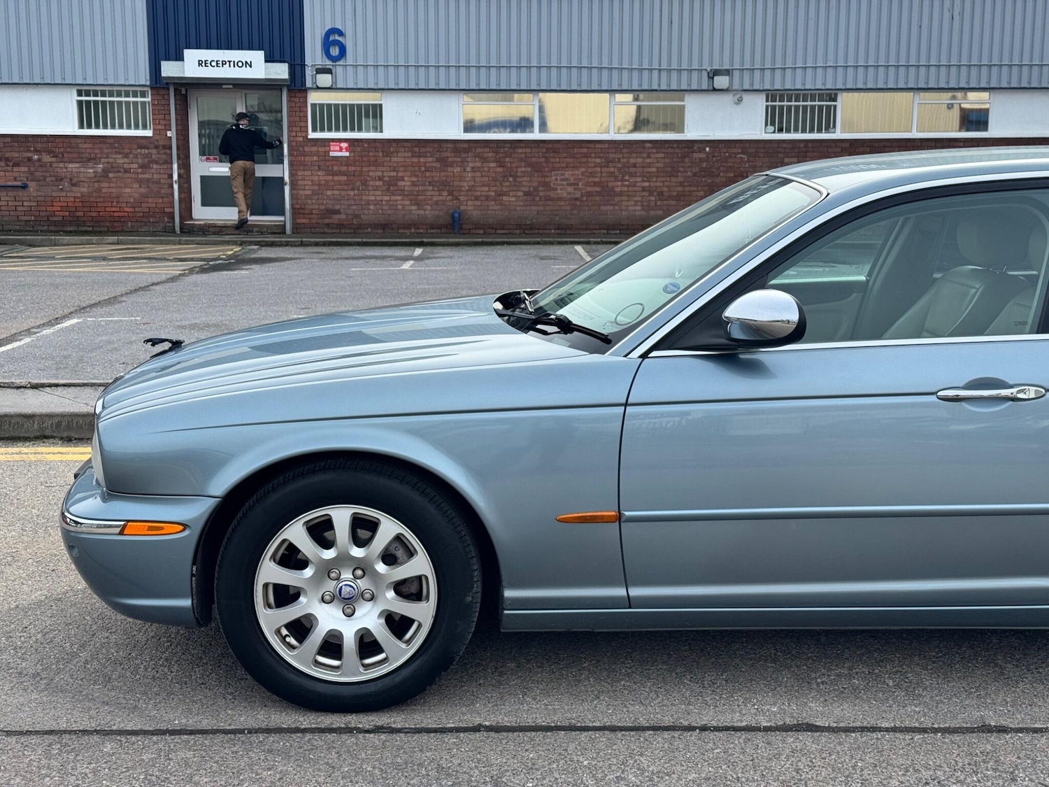 Used Jaguar XJ 2004 for sale - 77799299: Photo 9