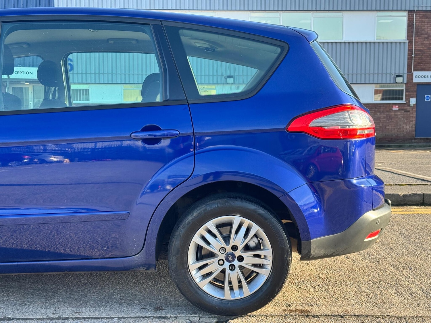 Used Ford S-Max 2013 for sale - 77925529: Photo 44