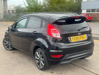 Used Ford Fiesta 2016 for sale - 78135777: Photo