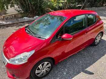 Used Peugeot 208 2013 for sale - 79349242: Photo
