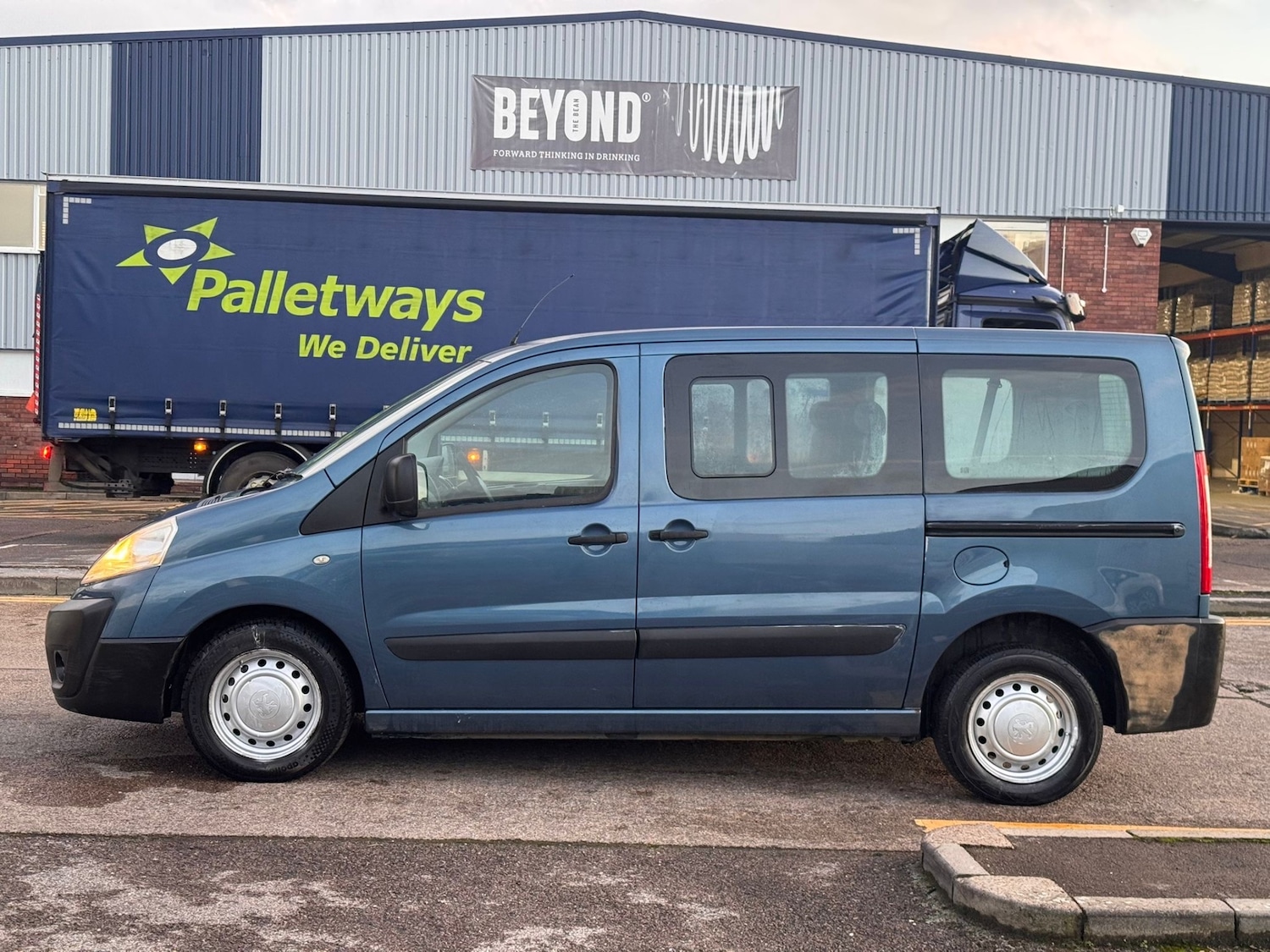 Used Peugeot Expert Tepee 2011 for sale - 77060112: Photo 2