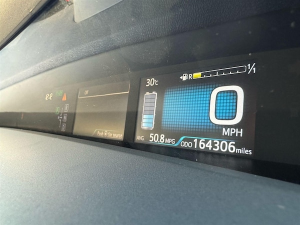 Used Toyota Prius 2016 for sale - 75567028: Photo 32