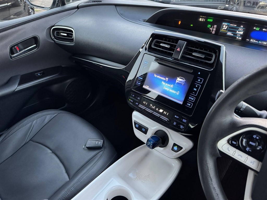 Used Toyota Prius 2016 for sale - 76661230: Photo 32