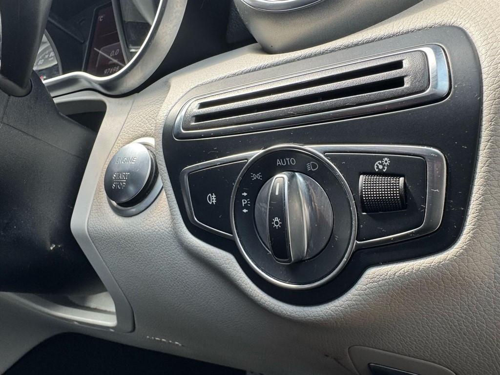 Used Mercedes-Benz C-Class 2018 for sale - 76034072: Photo 44