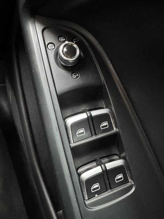 Used Audi A5 Cabriolet 2015 for sale - 76322111: Photo 43