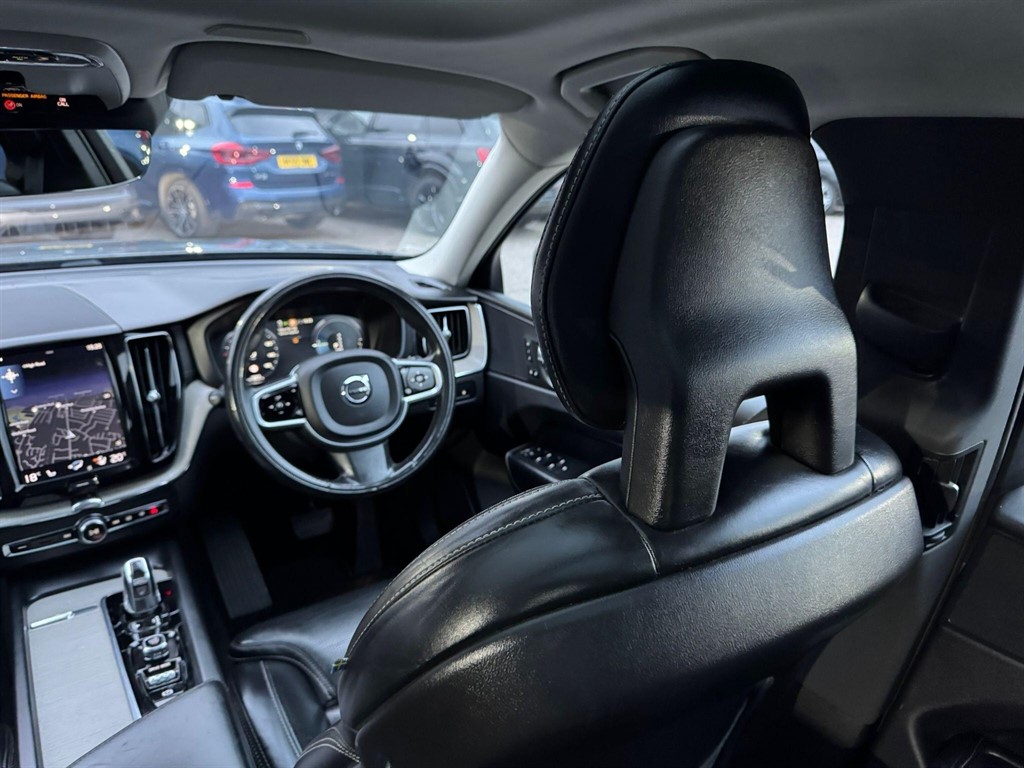 Used Volvo XC60 2017 for sale - 76948688: Photo 32