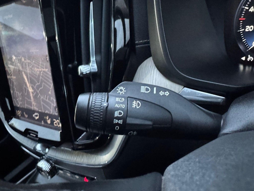 Used Volvo XC60 2017 for sale - 76948688: Photo 40