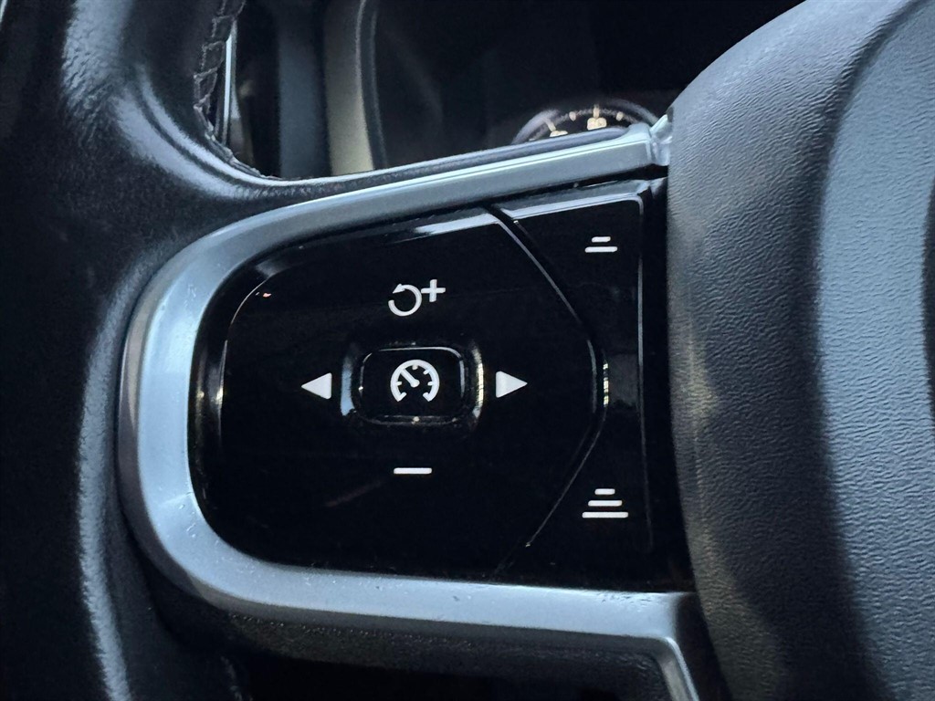 Used Volvo XC60 2017 for sale - 76948688: Photo 41