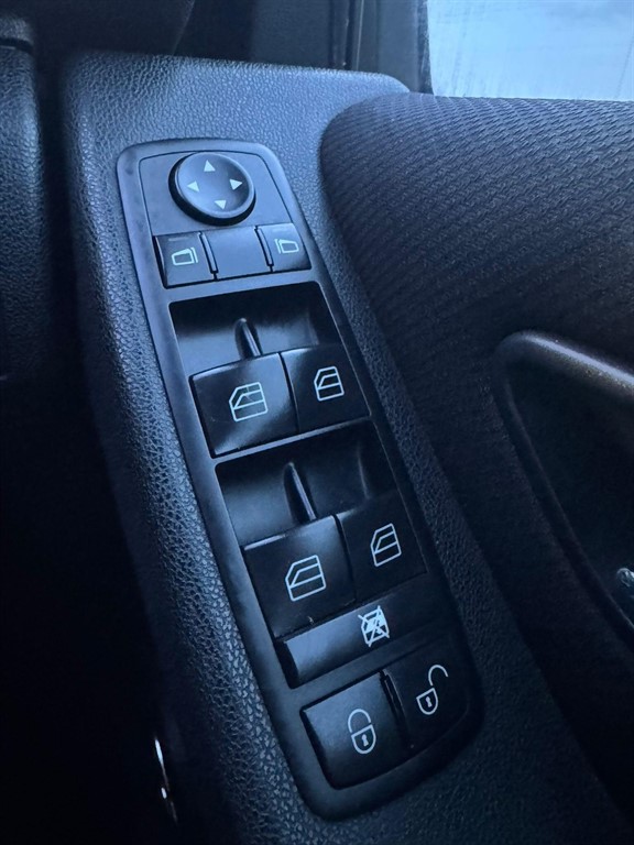 Used Mercedes-Benz A-Class 2006 for sale - 77560772: Photo 36