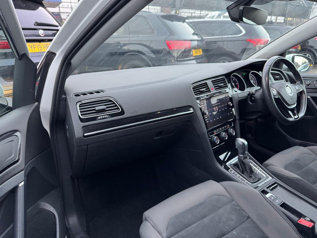 Used Volkswagen Golf 2018 for sale - 77576755: Photo 37
