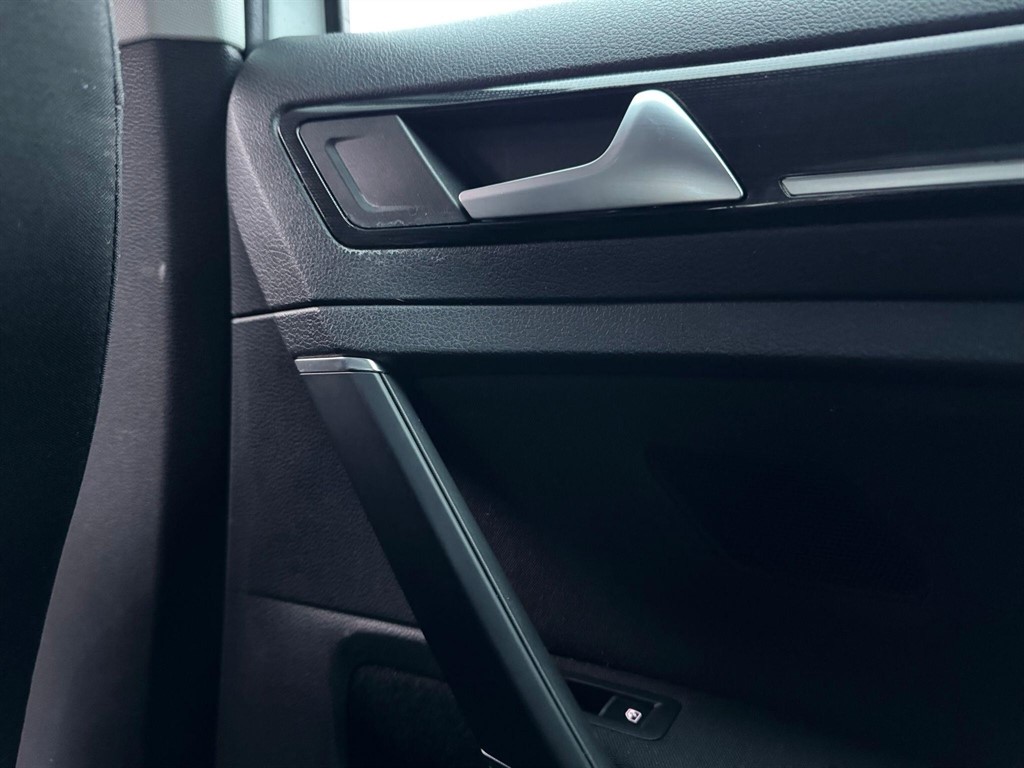 Used Volkswagen Golf 2018 for sale - 77576755: Photo 52