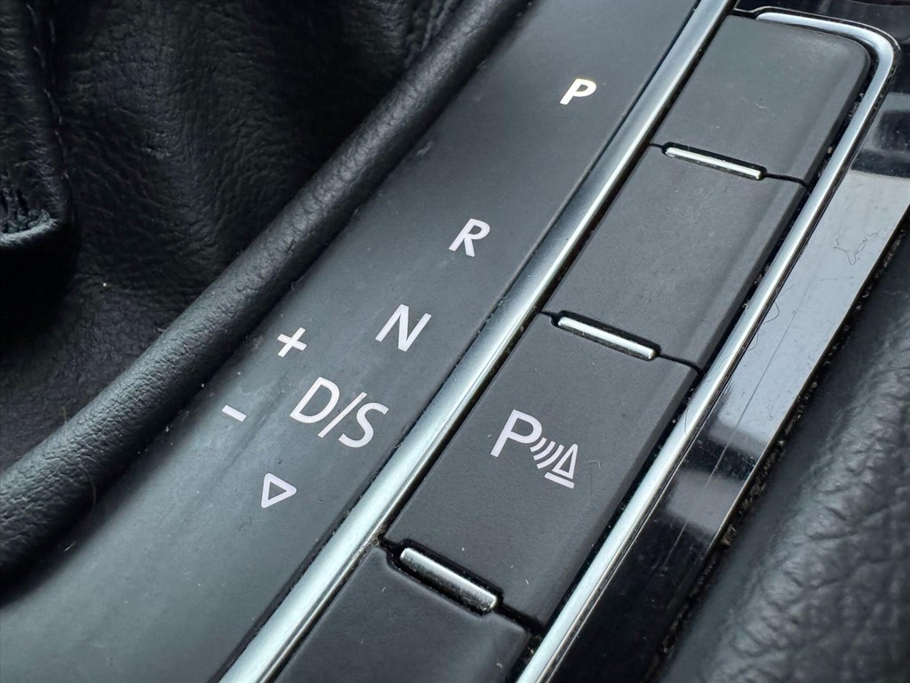 Used Volkswagen Golf 2018 for sale - 77576755: Photo 61