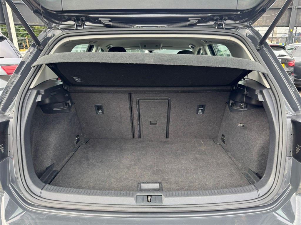 Used Volkswagen Golf 2018 for sale - 75952449: Photo 26